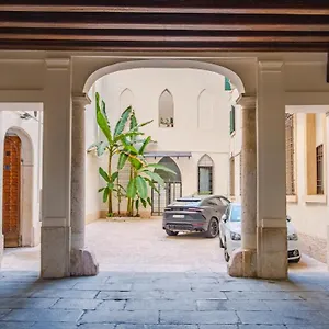 Residenza Corte Carnesali - Italian Homing Apartment Verona