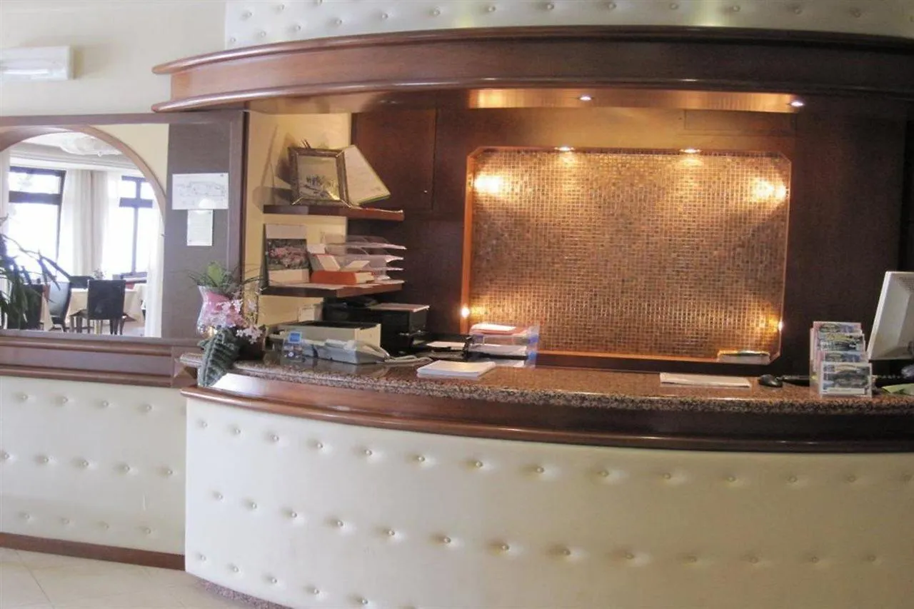 Hotel Residence La Rotonda Tignale 3*,